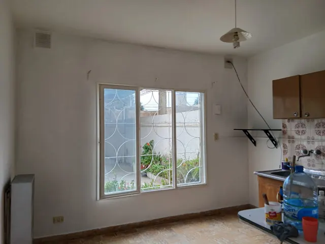 Cocina con paredes reparadas
