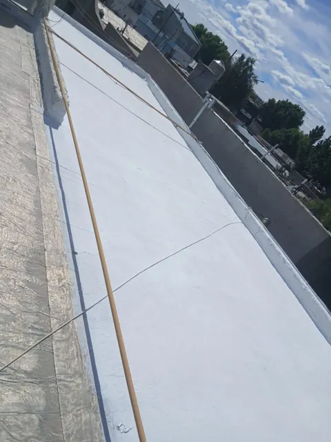 Techo impermeabilizado junto a la medianera